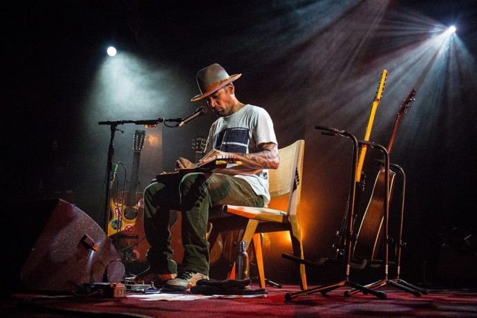 La magia pura di Ben Harper in solo ad agosto al Locus Festival